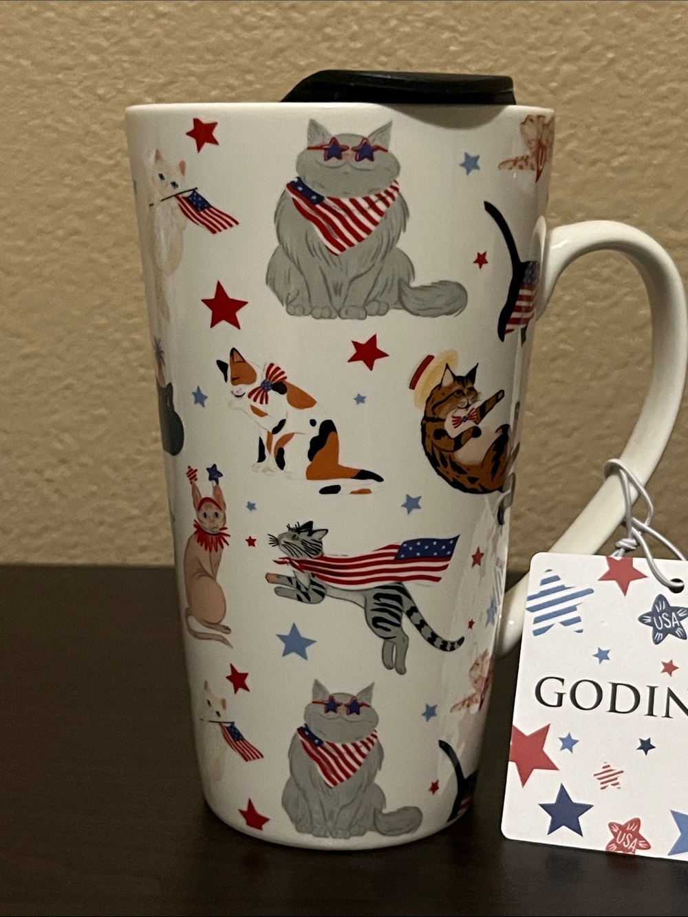 New with tags, Godinger Americana Cats 17oz tall ceramic travel mug with lid.